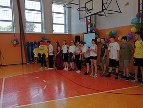 Rozlučka 9.ročníků se svými spolužáky a školou